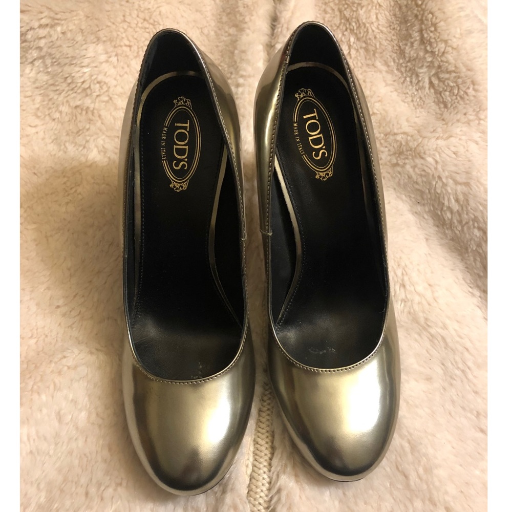 Tod’s Metallic Patent Leather Pumps